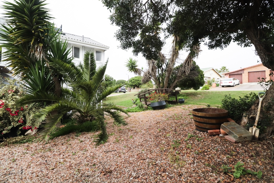 4 Bedroom Property for Sale in Stilbaai Wes Western Cape